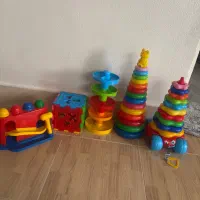 تعدادی اسباب بازی زیبا و فکری و هوشی