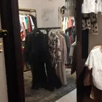 آئینه قدی به همراه ریسه پشت آئینه