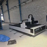 اپراتور دستگاه لیزر صنعتی آقا