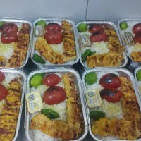کبابی وتهیه غذا میزبان