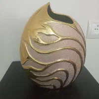 گلدان طلایی