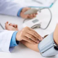 ترریقات و سرم تراپی در منزل