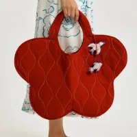 استخدام نمونه‌دوز کیف پارچه‌ای و تت‌بگ