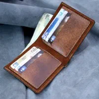کیف پول مشکی گم کردم