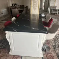 جزیره همراه صندلی