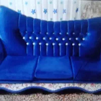 ۱ عدد مبل سه نفره، ۱ عدد مبل تک نفره