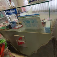 ویترین شیشه ای