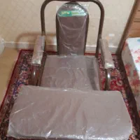 صندلی نماز و سالمندی تاشو، بسیار تمیز و سالم