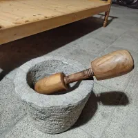 یانه سنگی قدیمی با دسته یانه