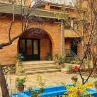 اجاره-حیاط-دربست-خدماتی-بر-خیابان-گلپارک