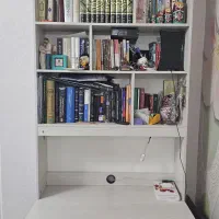 کتابخانه و میز تحریر