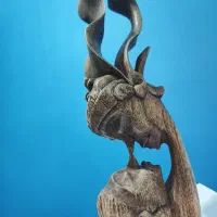 مجسمه بوسه در باد