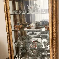 ویترین‌ بزرگ ۴طبقه (بخوانید)