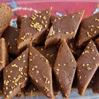 حلوا پاولا شیرینی سنتی بروجرد