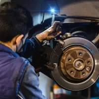 استخدام شاگرد مکانیک جهت تعویض لنت