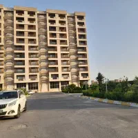 آپارتمان شهرکی ۱۳۰ متری/۲ خواب/شهرک زیبا کنار