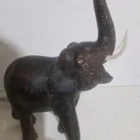 مجسمه بزرگ فیلدچوبی