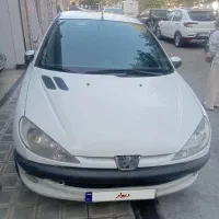 ۲۰۶ صندوق دار V8