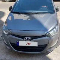 i20