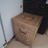 سطل زباله با آبکاری برنز و طرح برجسته سالم
