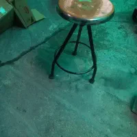 صندلی آهنی