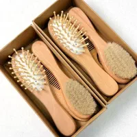 ست شانه و برس چوبی نوزادی