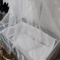 تخت کنار مادر