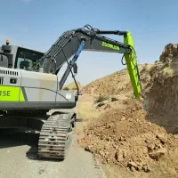 بیل و کمپرسی جهت خاکبرداری و خاکریزی