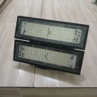 دوعدد پروژکتور