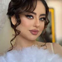 خدمات میکاپ و شینیون پایه از(۶۰۰تومان)