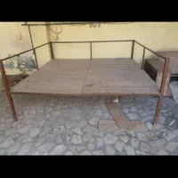 تخت اهنی برای باغ ..قهوه خانه.سفره خانه.حیاط