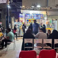 کار در کافه بستنی