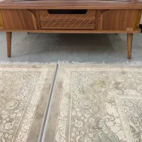 میز وسط مبل و یک عدد عسلی