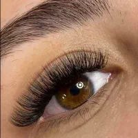 اموزش و خدمات کاشت مژه با تخفیف ۵۰ درصدی