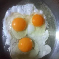 تخم مرغ خوراکی قهوه ای