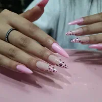 کاشت ناخن با تخفیفات عالی