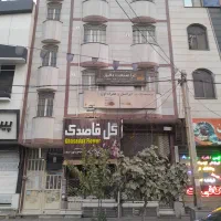 فروش ملک تجاری داری دو مغازه و سه طبقه و زیرزمین