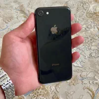 آیفون 8 تمیز
