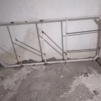 تخت اهنی بزرگ و محکم