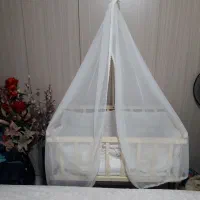 تخت یا نی نی لای کنار مادر