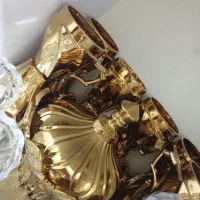دو دست لیوان طلایی