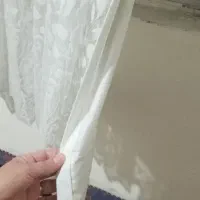 پرده اتاق خواب نو و تمیز