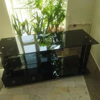 میز تلویزیون شیشه‌ای