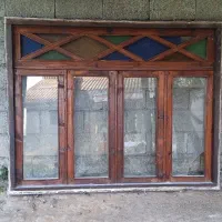پنجره چوبی قدیمی