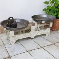 ترازو ۲۰ کیلویی قدیمی بهمراه وزنه