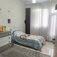 تخت نوجوان سالم و بسیار تمیز