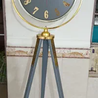 ساعت و آیینه