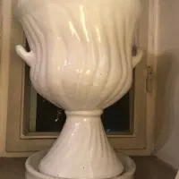 گلدان پایه‌دار
