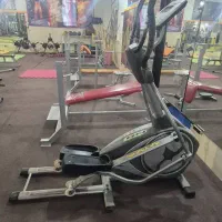 تعدادی وسایل ورزشی