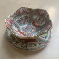 تعدادی ظروف گل مرغی